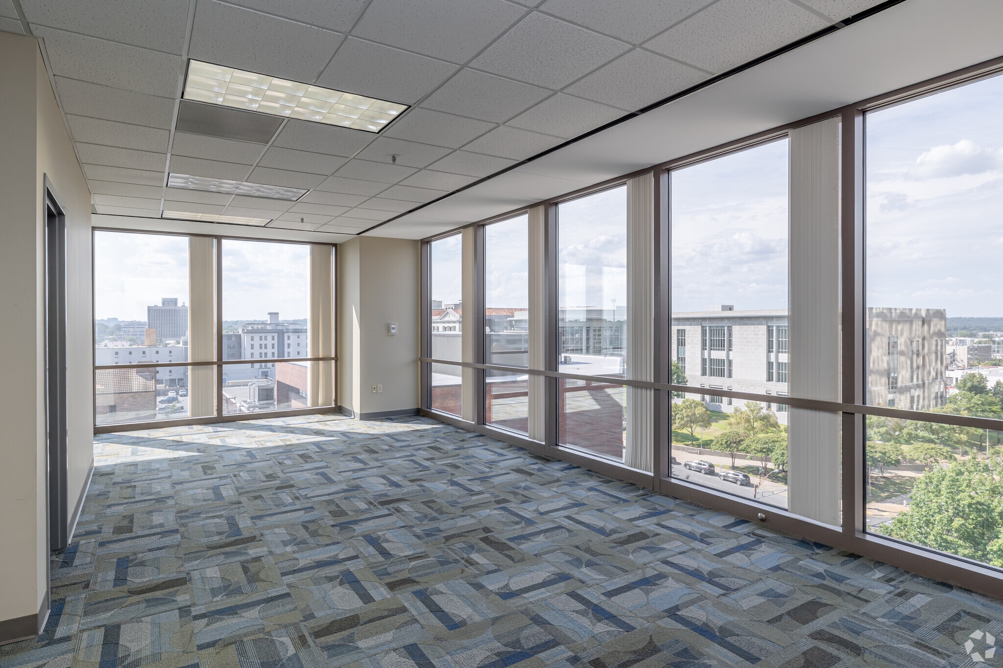 425 W Capitol Ave, Little Rock, AR for lease Interior Photo- Image 1 of 4