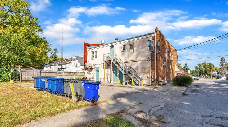 3501 Upton Ave, Toledo, OH à vendre - Photo du bâtiment - Image 2 de 12
