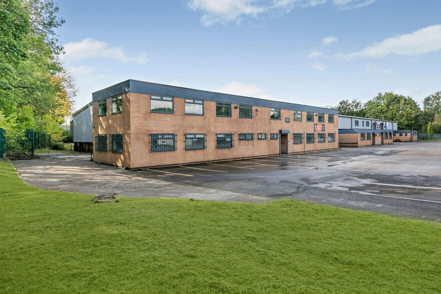 Transpennine Trading Estate, Gorrells Way, Rochdale for lease - Building Photo - Image 3 of 15