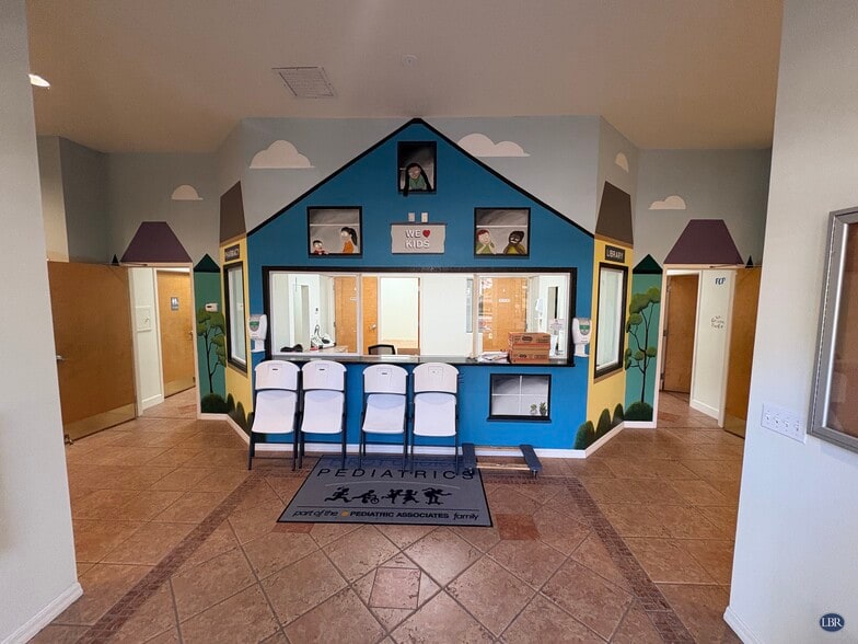 199 S Wickham Rd, West Melbourne, FL à louer - Photo du bâtiment - Image 2 de 6