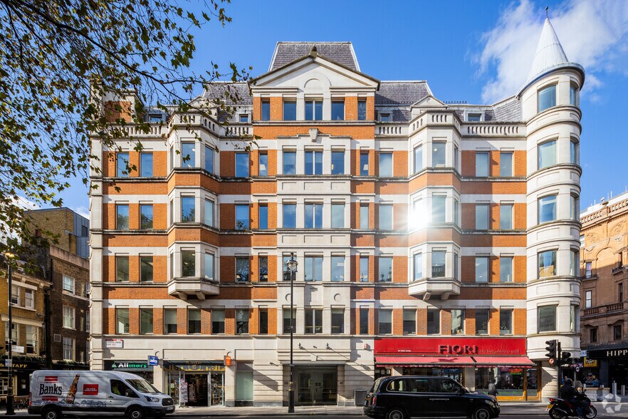 39-41 Charing Cross Rd, Londres à louer - Photo du bâtiment - Image 3 de 3