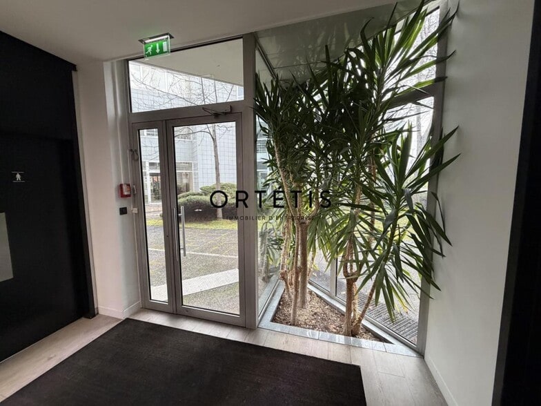 51 Rue Ampère, Labège à louer - Hall d’entrée - Image 3 de 12