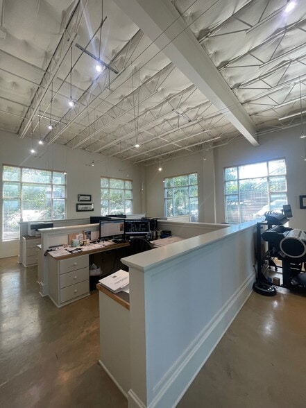 242 W Sunset Rd, San Antonio, TX à vendre - Photo du bâtiment - Image 3 de 17