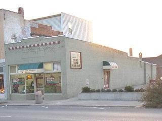 More details for 211 Main St, Irvine, KY - Retail for Sale