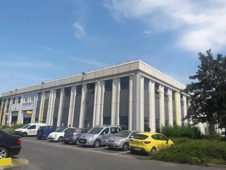 Industrial in Gennevilliers for lease - Building Photo - Image 1 of 30
