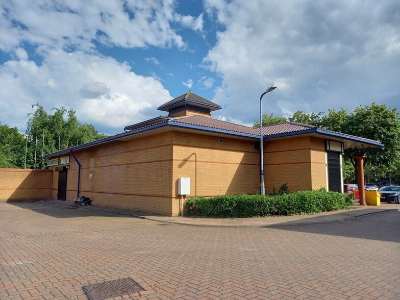 13 Benbow Ct, Shenley Church End for lease - Building Photo - Image 2 of 2