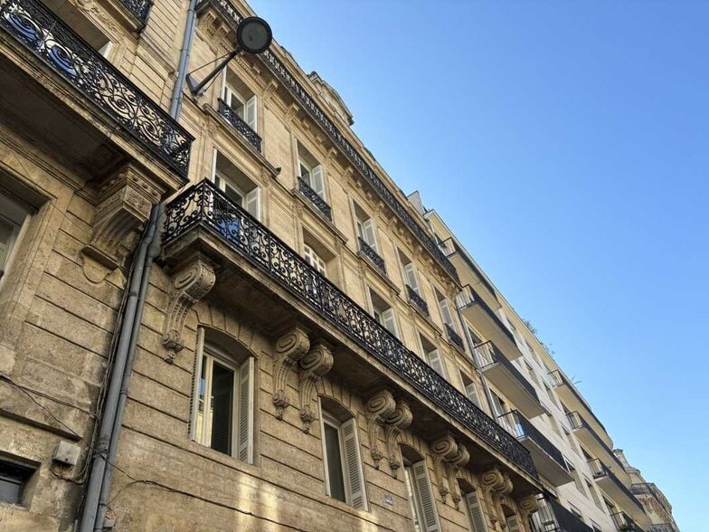 Office in Bordeaux for sale - Building Photo - Image 2 of 11
