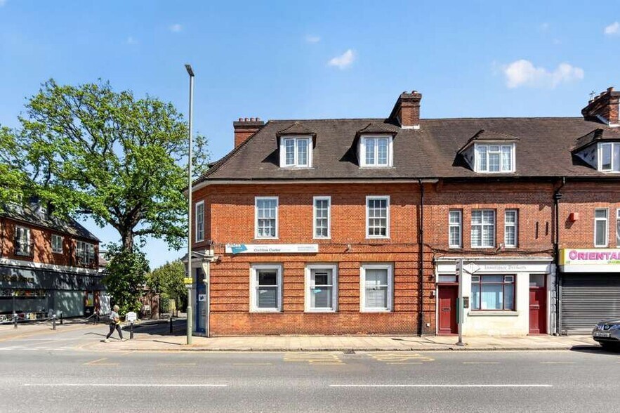 111 Queens Rd, Weybridge à vendre - Photo du bâtiment - Image 1 de 3