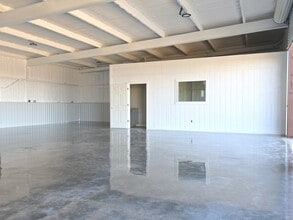 6404 FM 1715 F, Lampasas, TX for lease Interior Photo- Image 2 of 25