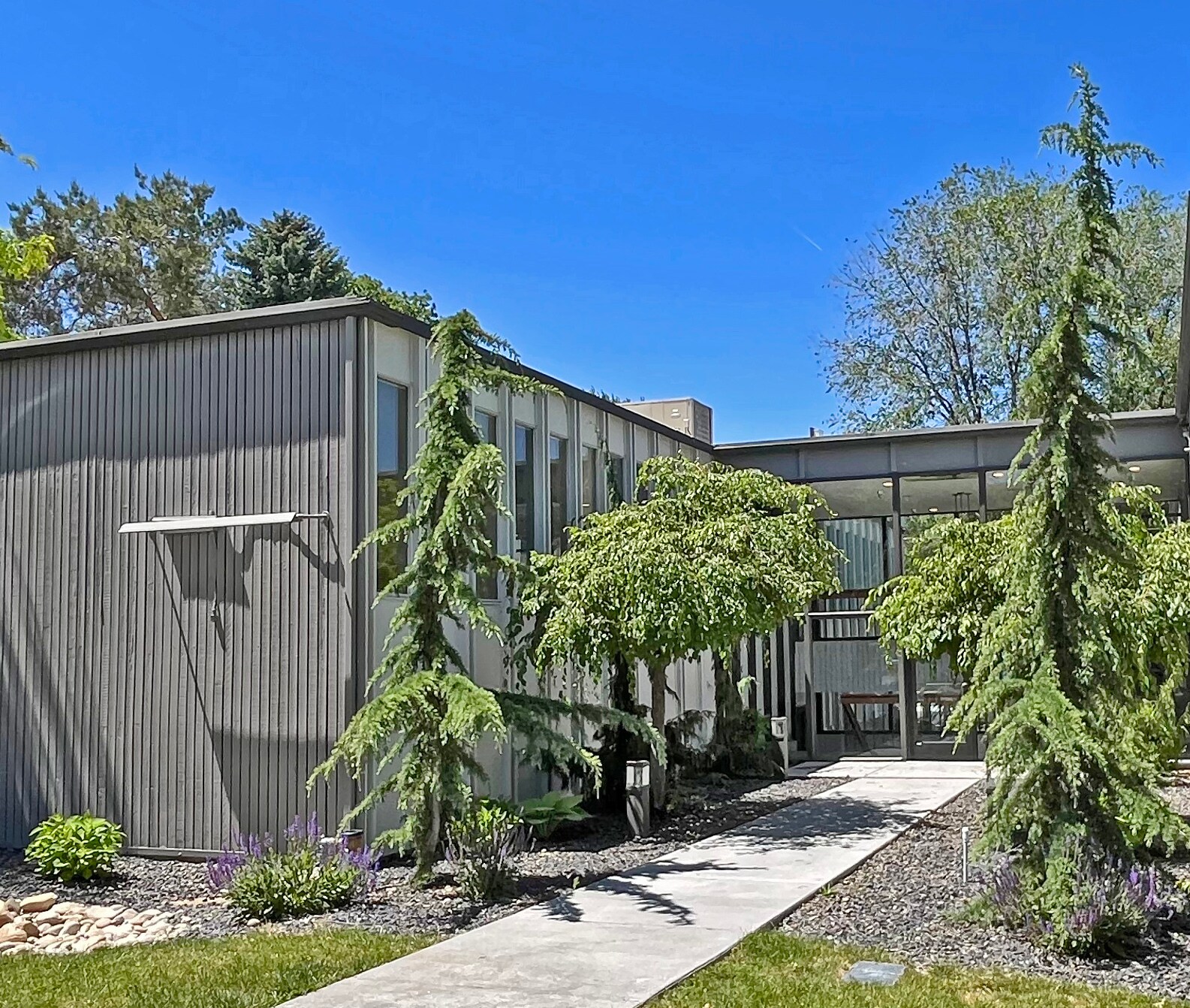 9777 W Chinden Blvd, Garden City, ID à vendre Photo du bâtiment- Image 1 de 1