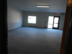 252 Marie Ave E, West Saint Paul, MN for lease Interior Photo- Image 2 of 6