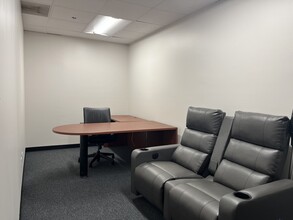 5100 Main St, Downers Grove, IL for lease Interior Photo- Image 2 of 4