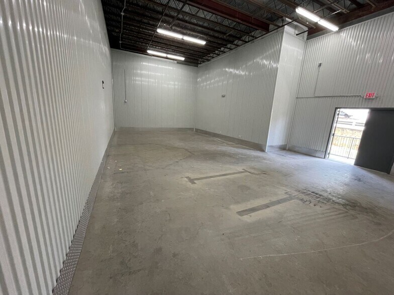 1101 W D St, North Wilkesboro, NC à louer - Photo intérieure - Image 3 de 3