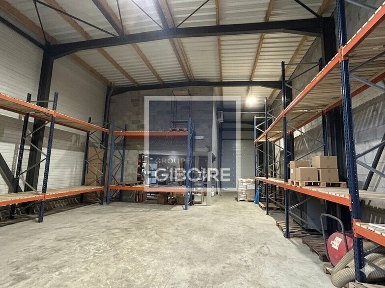 Industriel dans Noyal-sur-Vilaine à louer - Photo intérieure - Image 3 de 9