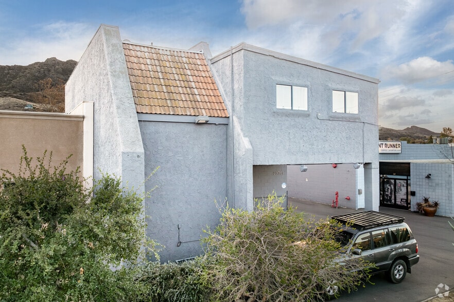 29360-29370 Roadside Dr, Agoura Hills, CA à louer - Photo du bâtiment - Image 3 de 14