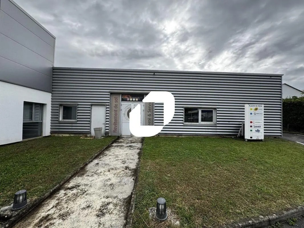 5 Avenue Victor Hugo, Échirolles for lease Primary Photo- Image 1 of 11