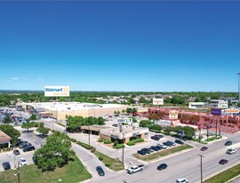 Walmart Shadow Retail Center - Restaurant avec service au volant