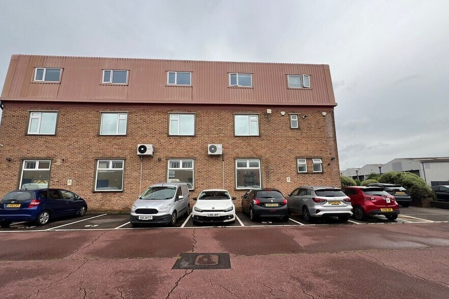 63-77 Milford Rd, Reading à vendre - Photo du bâtiment - Image 3 de 4