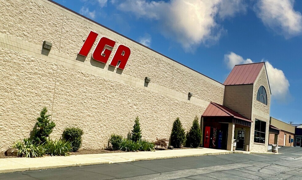 8287 - 8295 Windham St, Garrettsville, OH à vendre - Photo du bâtiment - Image 2 de 10