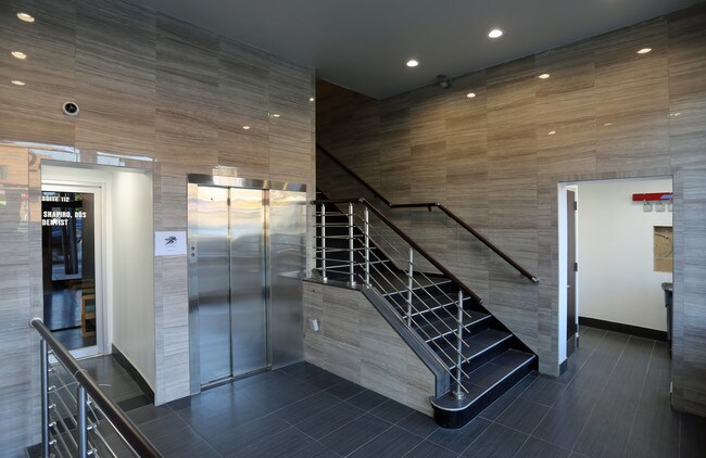 Plus de détails pour 24912 Jericho Tpke, Floral Park, NY - Bureau à louer