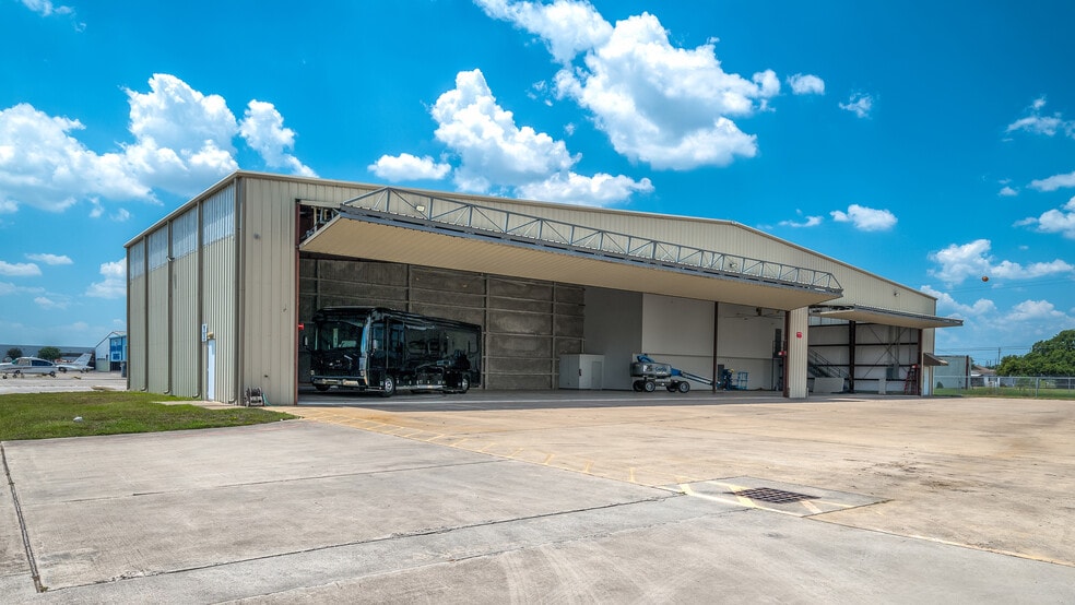 20115 Stuebner Airline Rd, Spring, TX for lease - Building Photo - Image 2 of 26