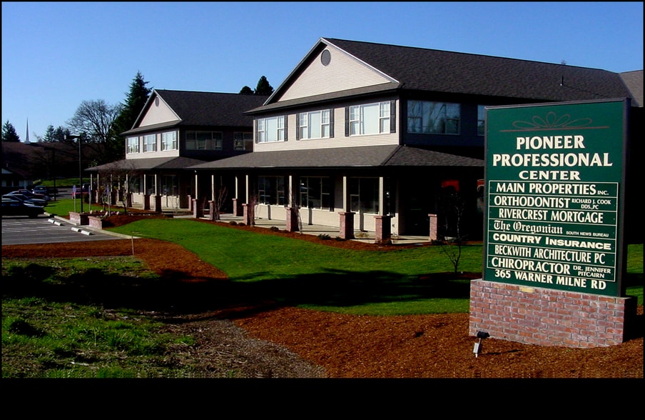 Pioneer Professional Center portfolio of 2 properties for sale on LoopNet.ca - Primary Photo - Image 1 of 10