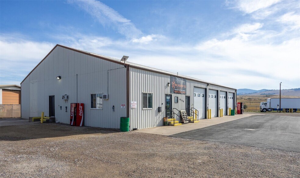 9170 Futurity Dr, Missoula, MT à vendre - Photo du bâtiment - Image 2 de 14