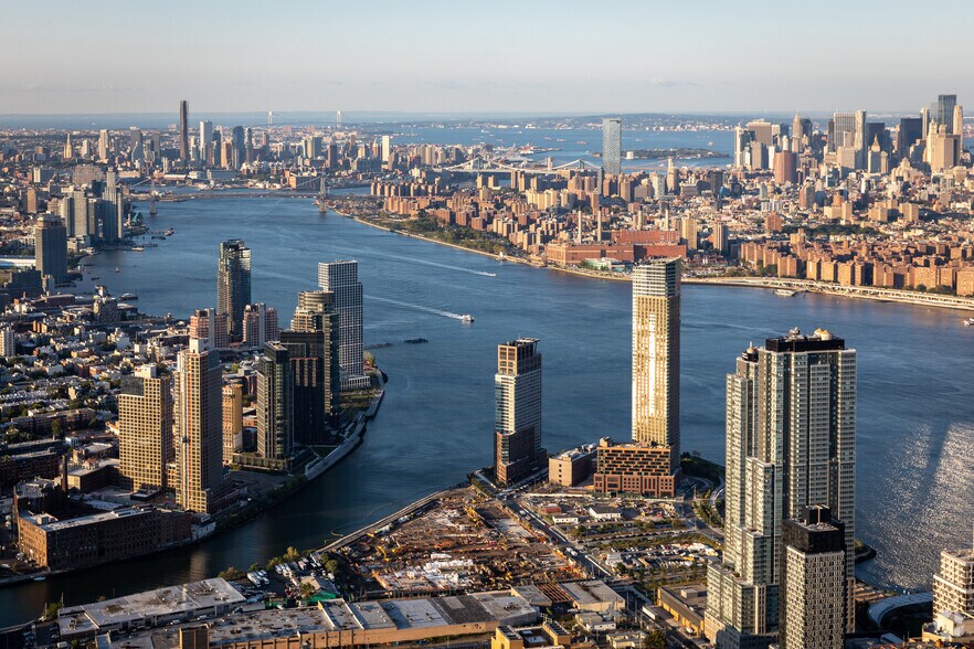 1-15 57th Ave, Long Island City, NY à louer - Aérien - Image 3 de 5