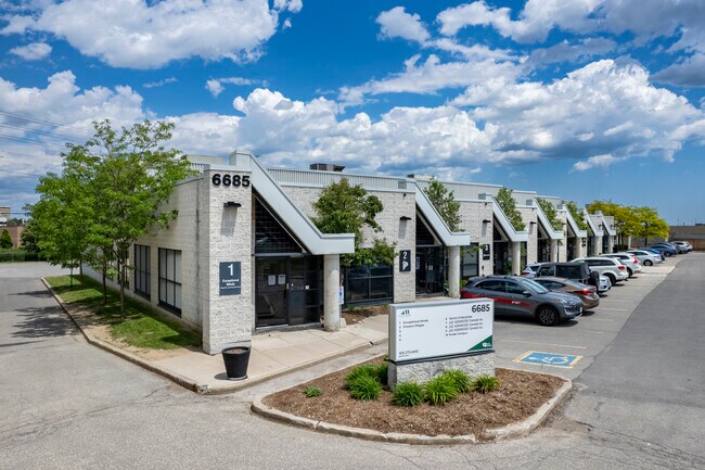 Plus de détails pour 6685 Millcreek Dr, Mississauga, ON - Local d'activités à louer