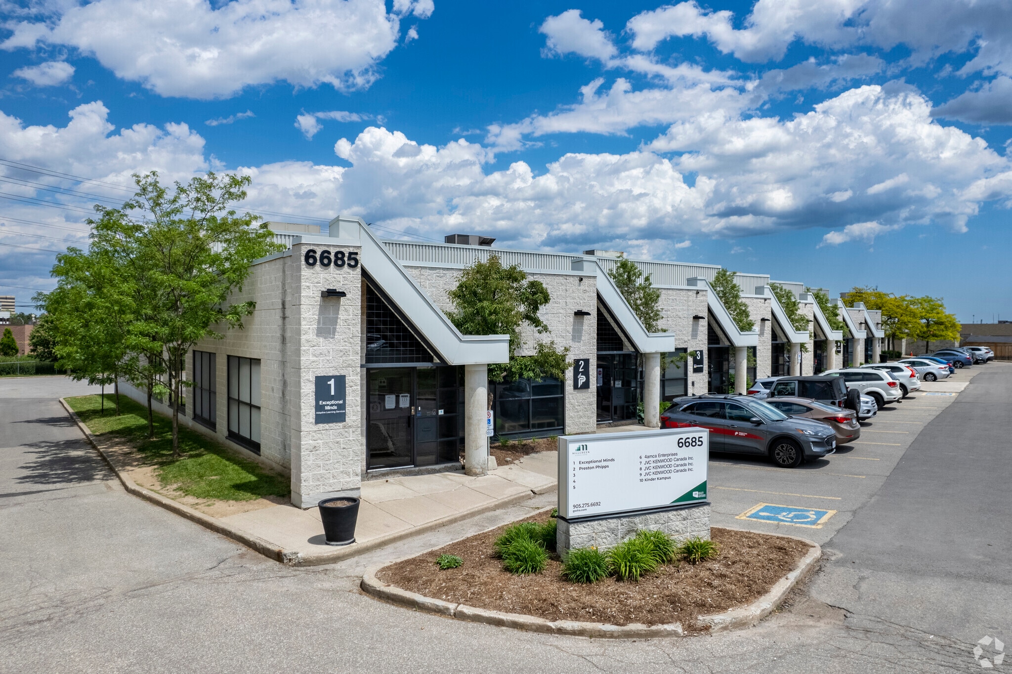 6685 Millcreek Dr, Mississauga, ON for lease Primary Photo- Image 1 of 5