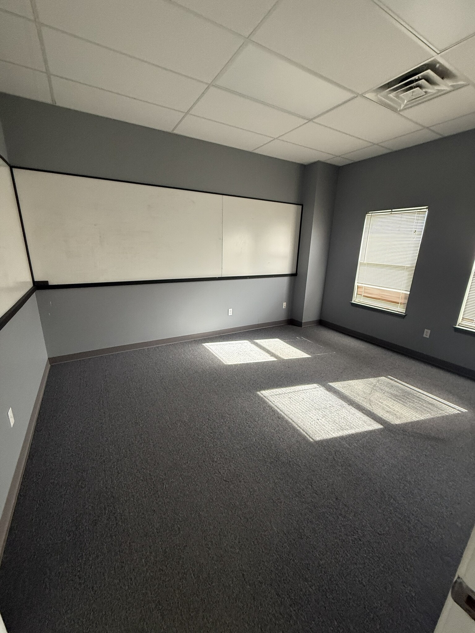 69-71 Progress Ct, Moscow Mills, MO à louer Photo intérieure- Image 1 de 10