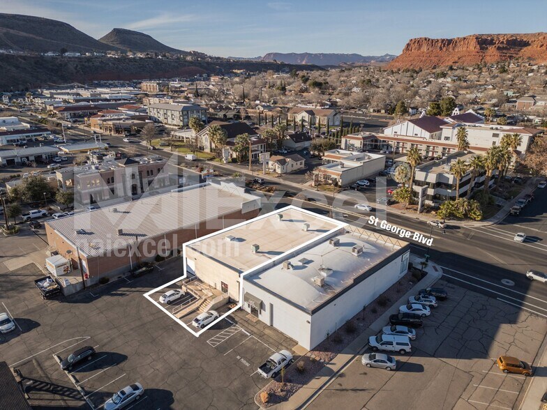 215 W Saint George Blvd, Saint George, UT à louer - Photo du bâtiment - Image 3 de 4