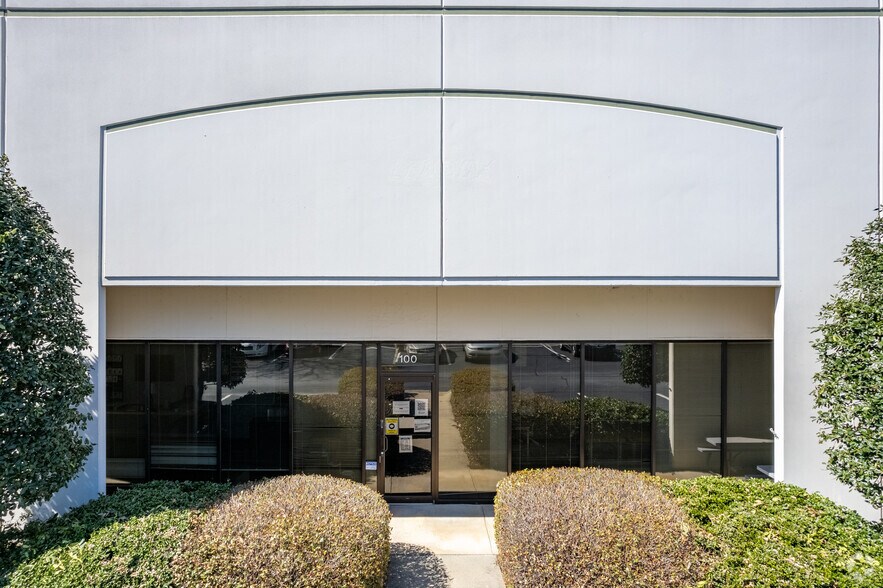 1650 Indian Brook Way, Norcross, GA à louer - Photo du bâtiment - Image 3 de 6