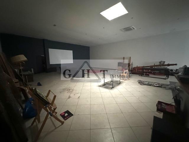 Retail in Morsang-sur-Orge for lease - Interior Photo - Image 3 of 6