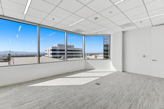 333 N Glenoaks Blvd, Burbank, CA à louer Photo intérieure- Image 2 de 3