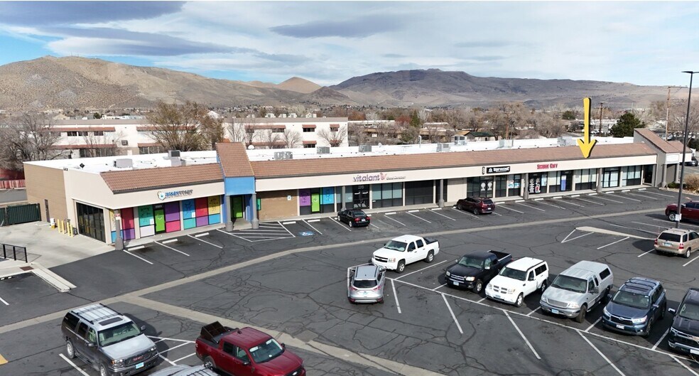 2307 N Carson St, Carson City, NV à louer - Photo du bâtiment - Image 3 de 9