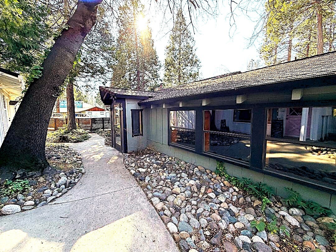 23036 Joaquin Gully Rd, Twain Harte, CA for lease Primary Photo- Image 1 of 10