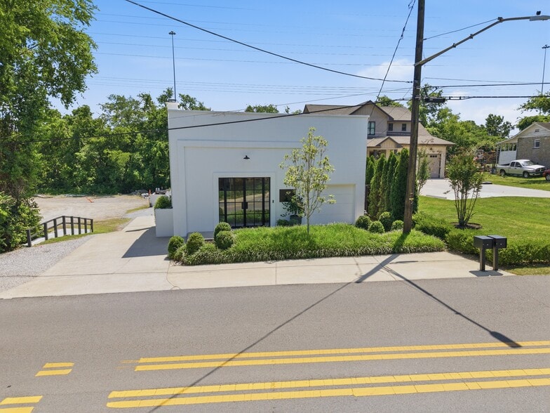 829 Gale Ln, Nashville, TN for sale - Building Photo - Image 2 of 49
