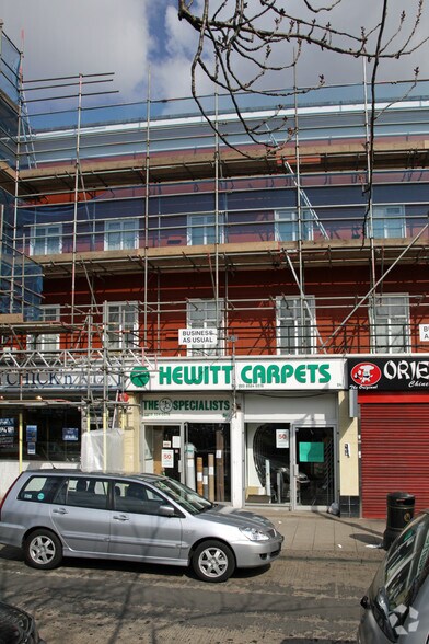 24-24A Hatch Ln, Londres à louer - Photo du bâtiment - Image 2 de 3