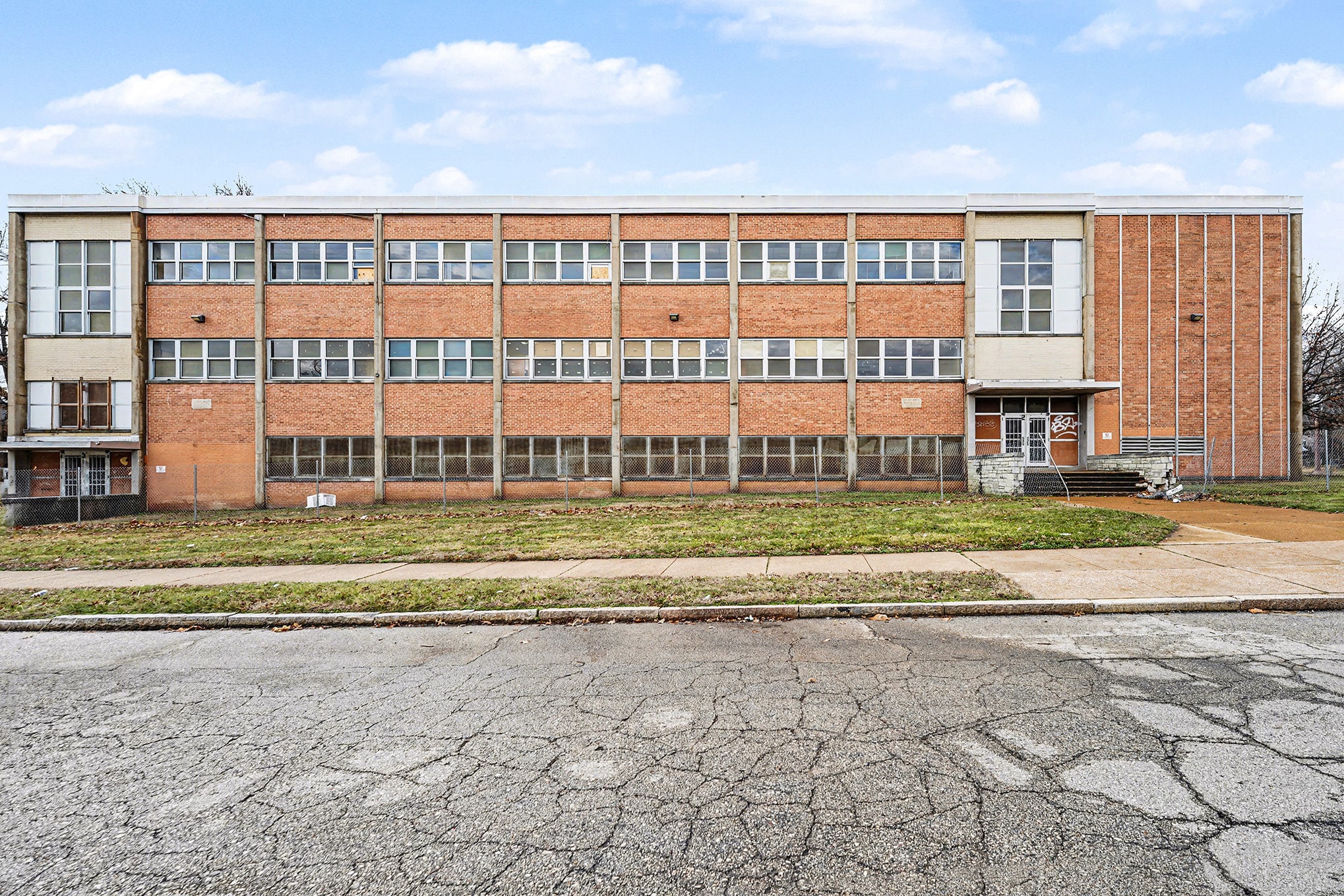 5140 Riverview Blvd, Saint Louis, MO for sale Primary Photo- Image 1 of 11