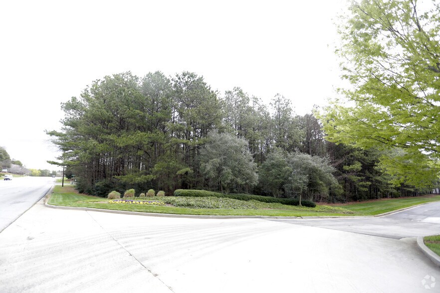 Vista Ridge Dr, Suwanee, GA à vendre - Photo du bâtiment - Image 2 de 13