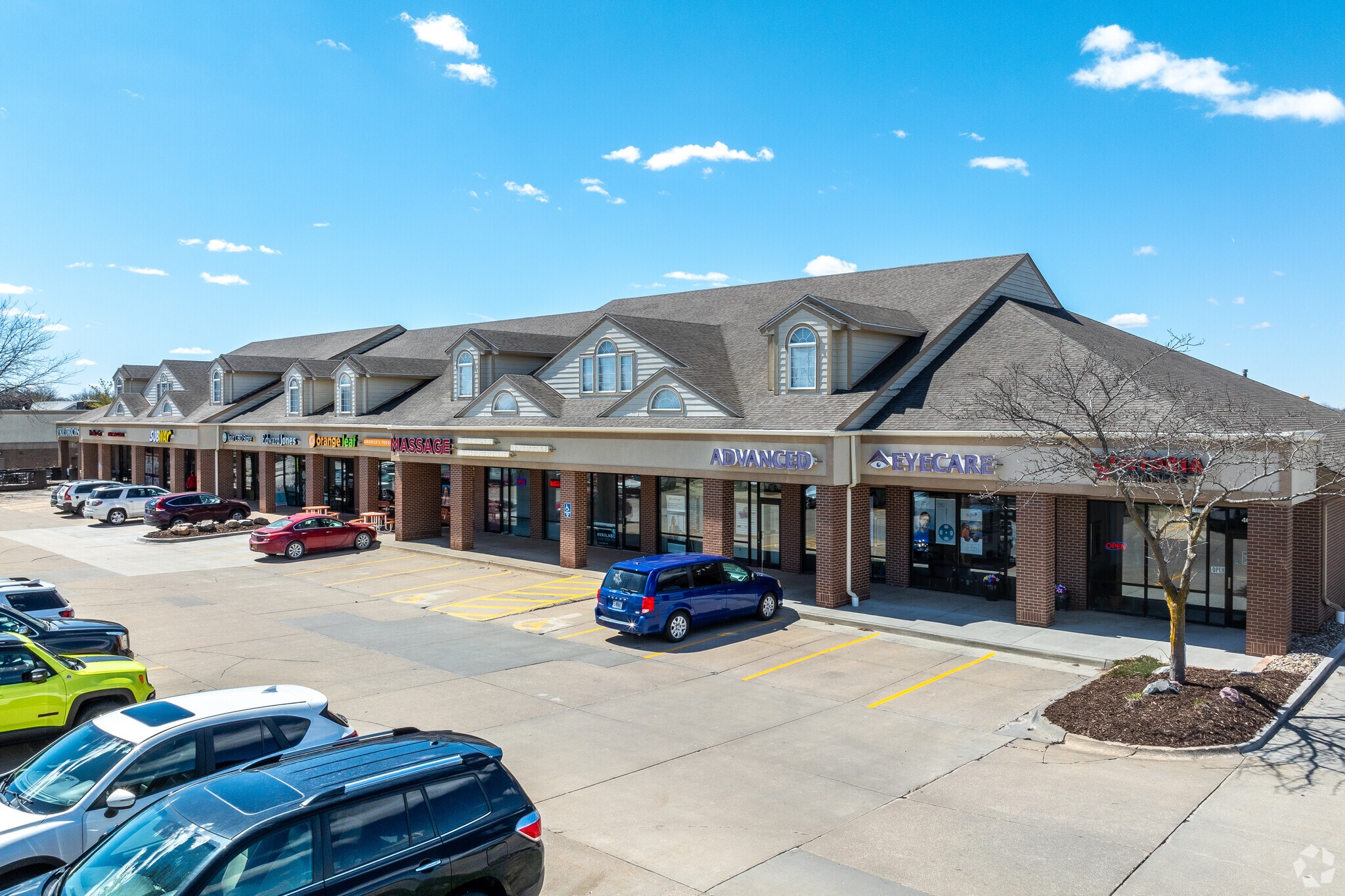4632-4664 86th St, Urbandale, IA à louer Photo du bâtiment- Image 1 de 8