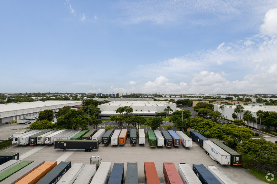 1910 NW 97th Ave, Miami, FL for lease - Building Photo - Image 3 of 5