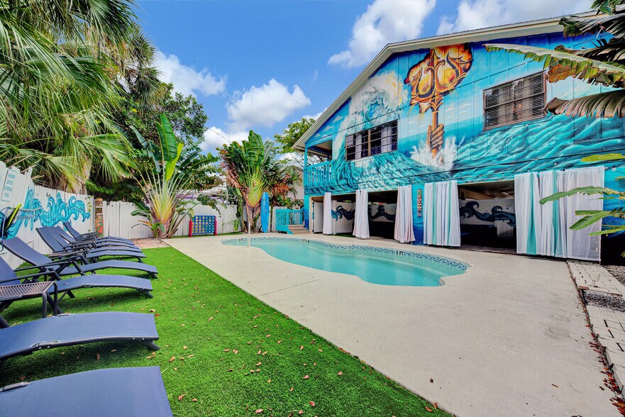 527-529 Beach Rd, Sarasota, FL for sale - Primary Photo - Image 1 of 22