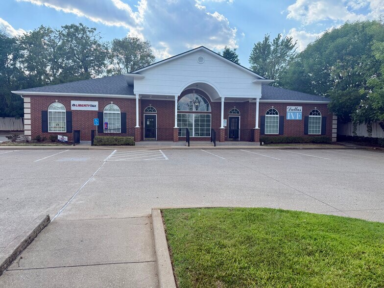 641 S Broadway Ave, Tyler, TX à louer - Photo du bâtiment - Image 2 de 28