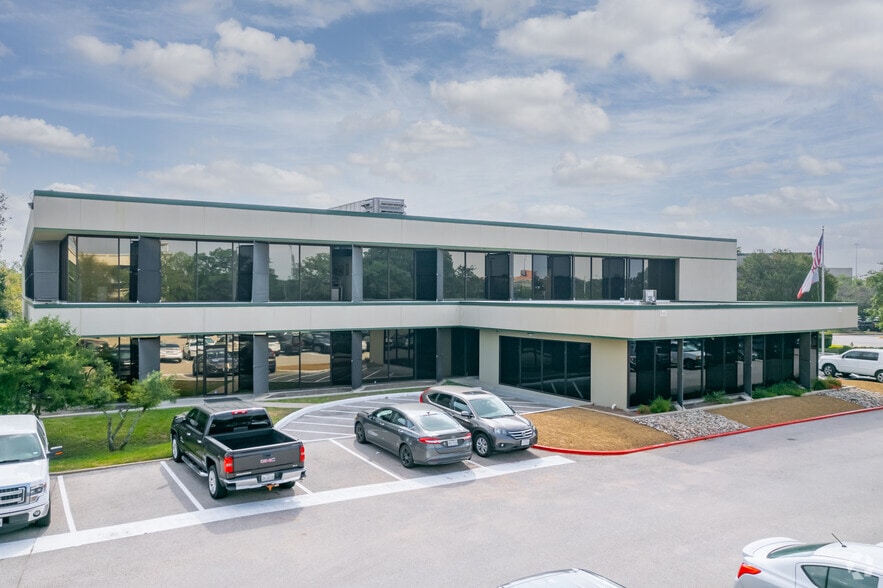 1016 La Posada Dr, Austin, TX for lease - Building Photo - Image 2 of 8