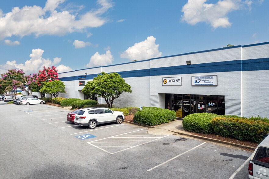 3061 Kingston Ct SE, Marietta, GA à louer - Photo du bâtiment - Image 3 de 4