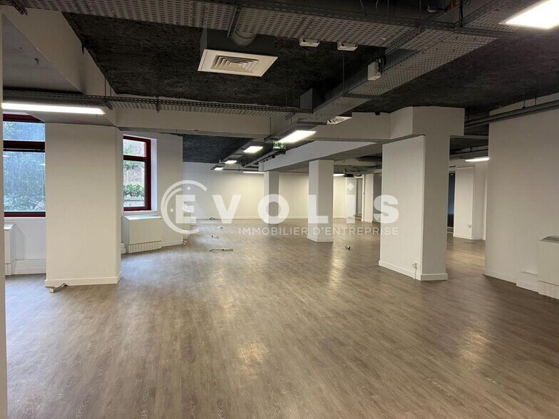 Bureau dans Paris à vendre - Photo du bâtiment - Image 2 de 8