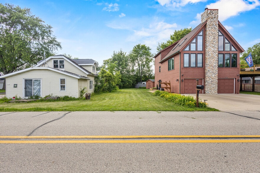 7110 N Tichigan Rd, Waterford, WI for sale - Building Photo - Image 2 of 34