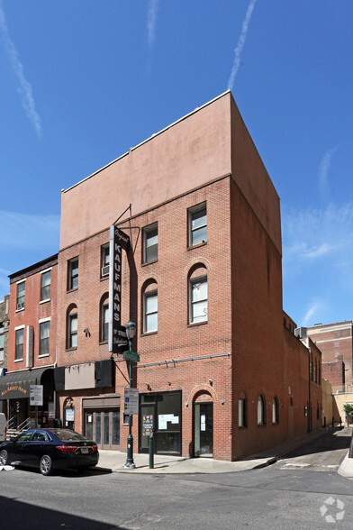 38-40 S 19th St, Philadelphia, PA for lease - Primary Photo - Image 1 of 17